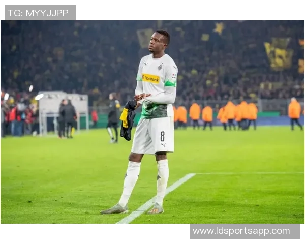 巴萨计划引援中后卫目标锁定施洛特贝克与伊纳西奥